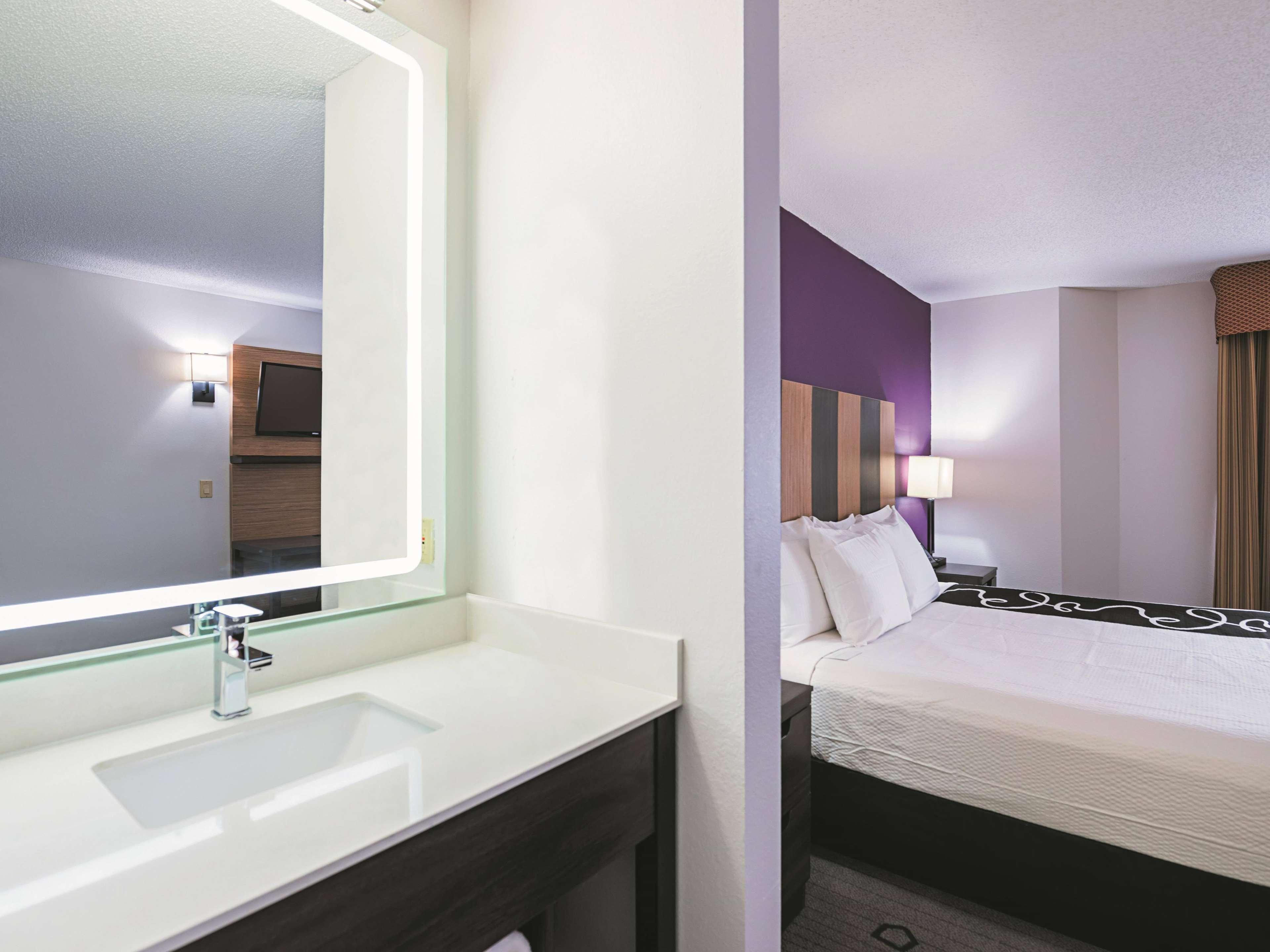 La Quinta By Wyndham Minneapolis Northwest Бруклин Парк Екстериор снимка